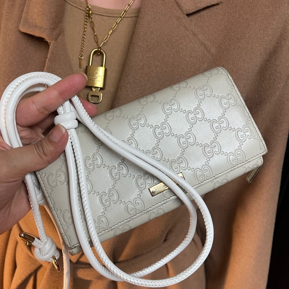 Authentic Gucci GG embossed leather long wallet 170426.4276 (HK49) - Picture 13 of 13